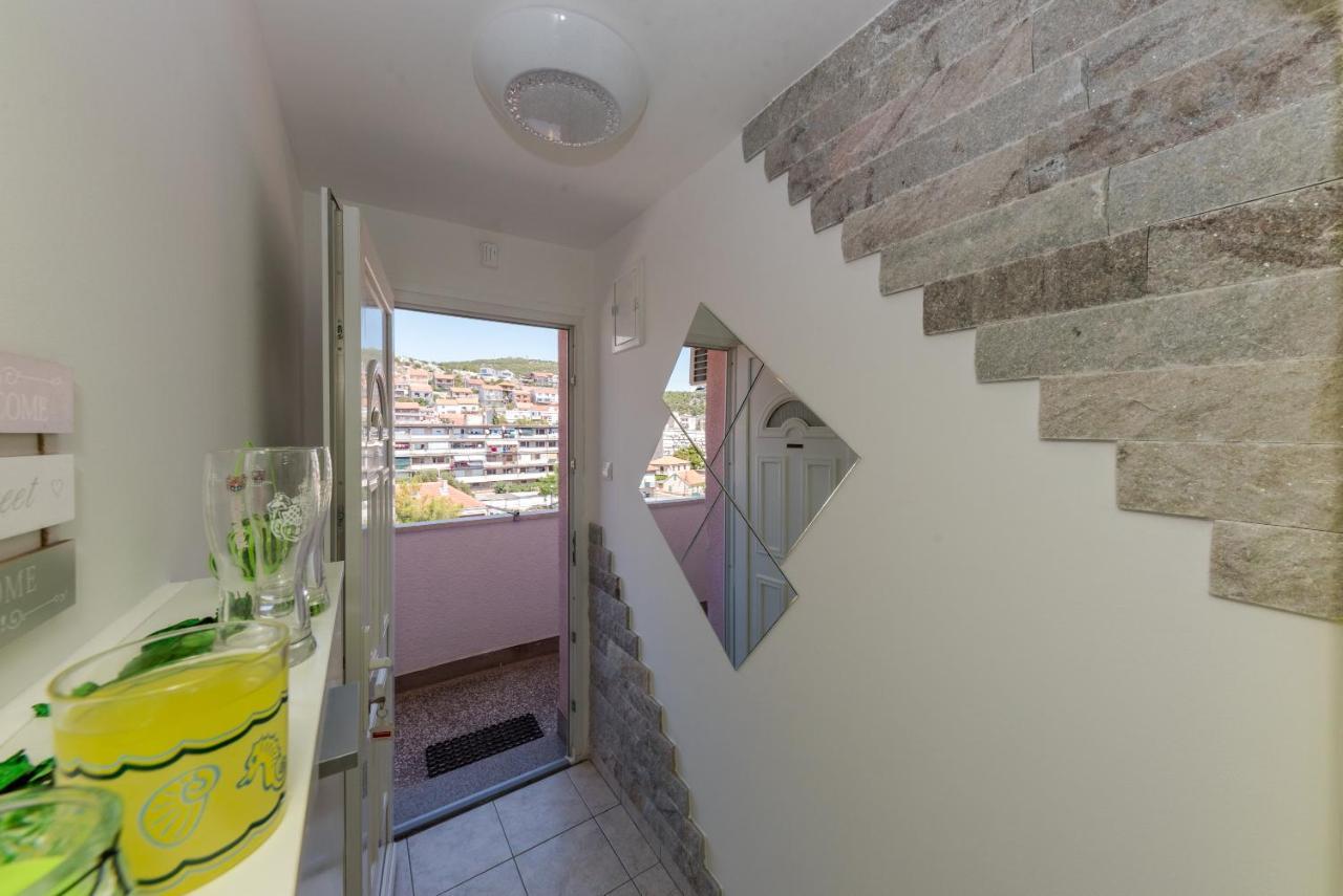 Apartment Danijela シベニク エクステリア 写真