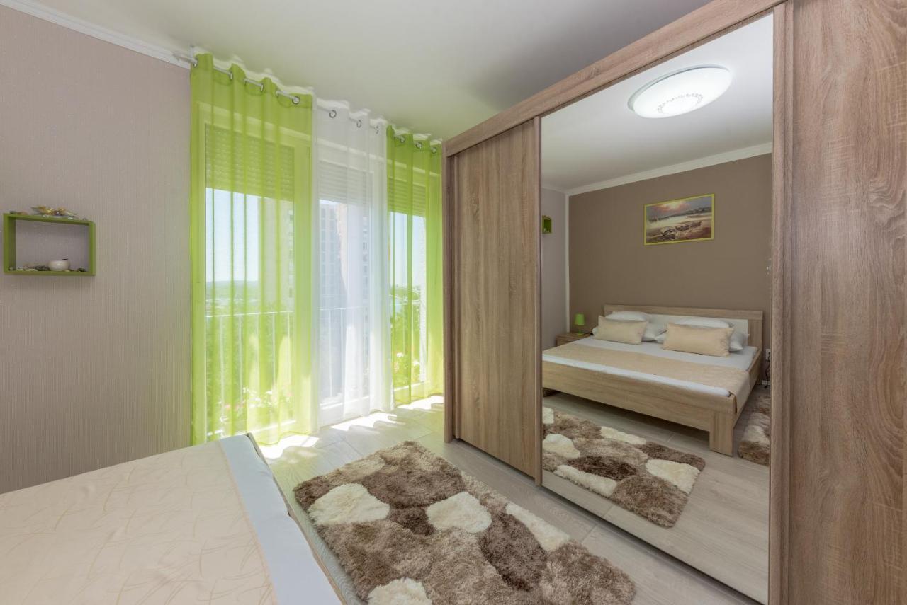 Apartment Danijela シベニク エクステリア 写真